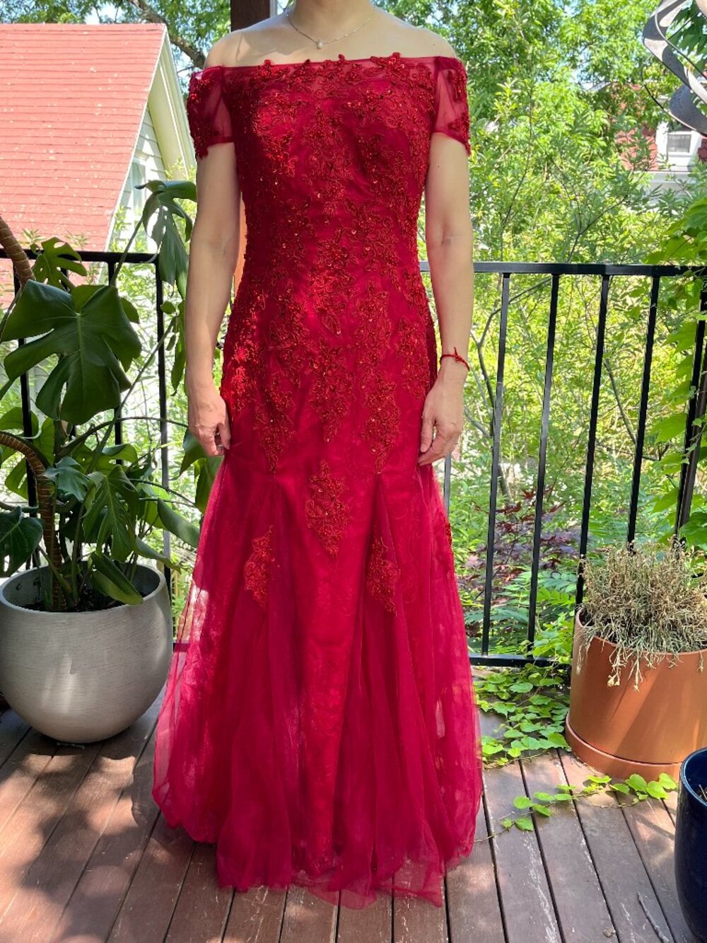 NWOT Red lace off-the-shoulder prom dress with mermaid silhouette